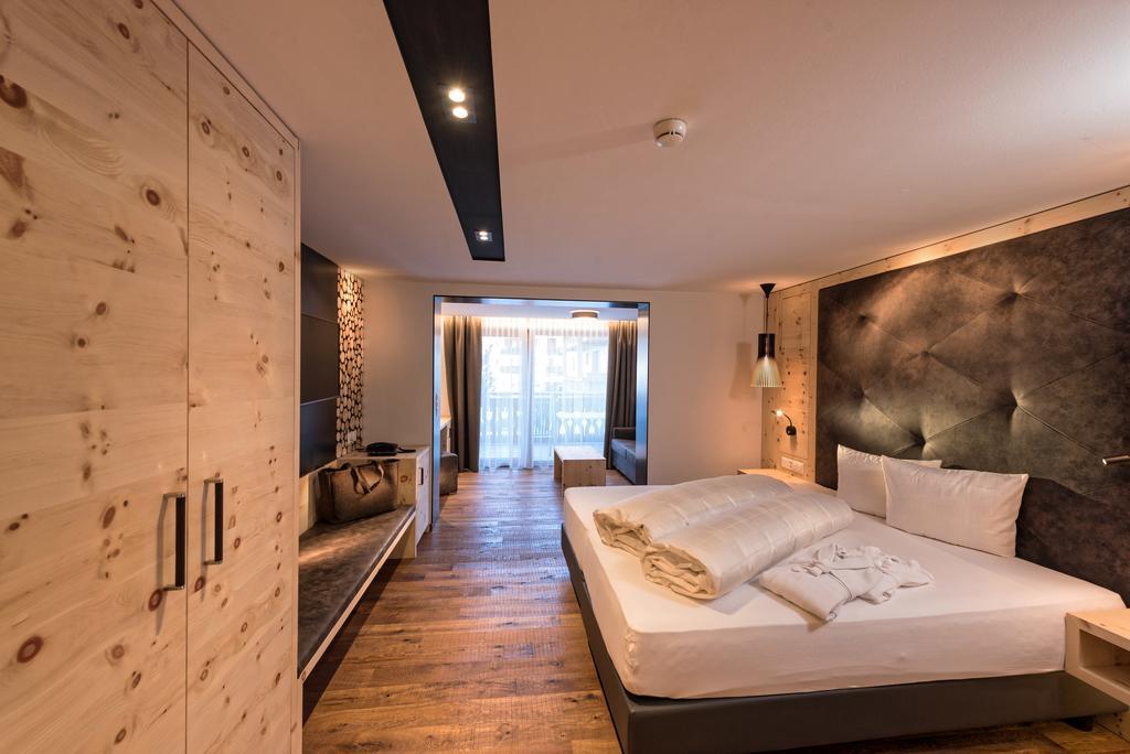 Hotel des Alpes Samnaun Extérieur photo